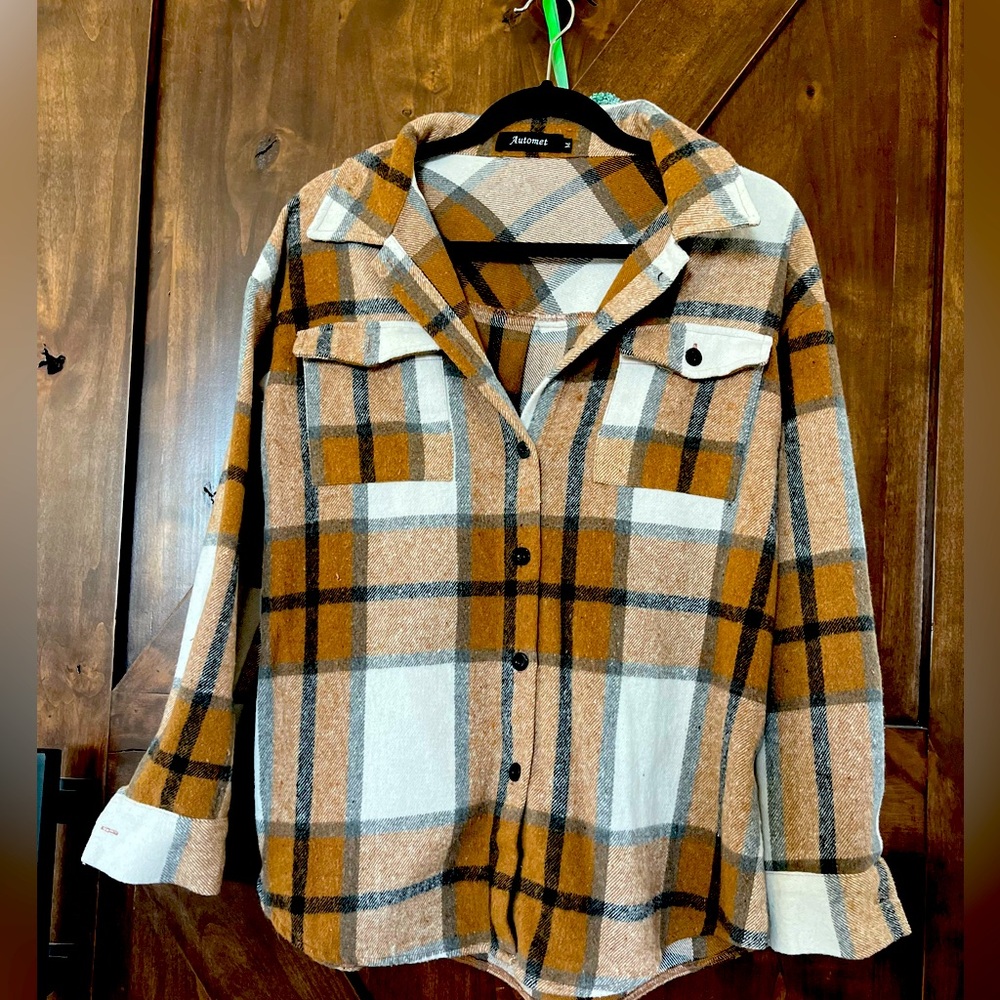 Women’s oversized flannel